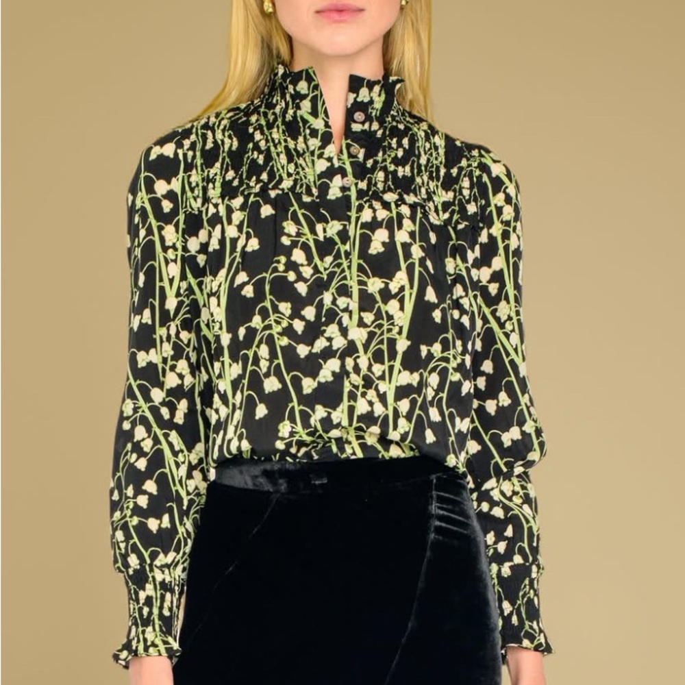 Elizabeth James The Label Blouse in Sprig Floral Print.  size is  XL